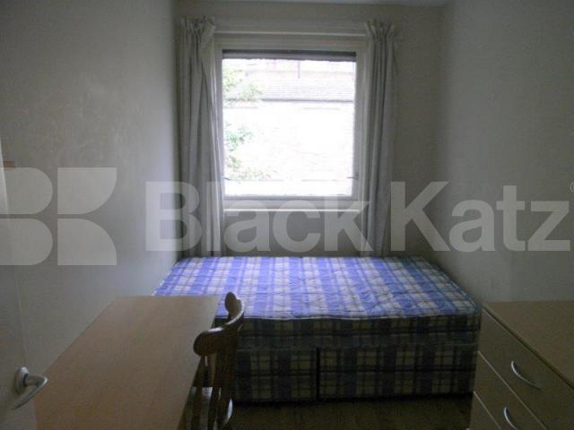 			NEW INSTRUCTION, 4 Bedroom, 1 bath, 1 reception Terraced House			 Dowdeswell Close, Roehampton